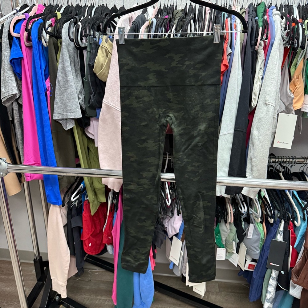 SPANX Olive Camo Leggings - Picture 3 of 3